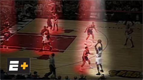 chicago bulls triangle offense|Phil Jackson analyzes MJ highlights and the Bulls' triangle .